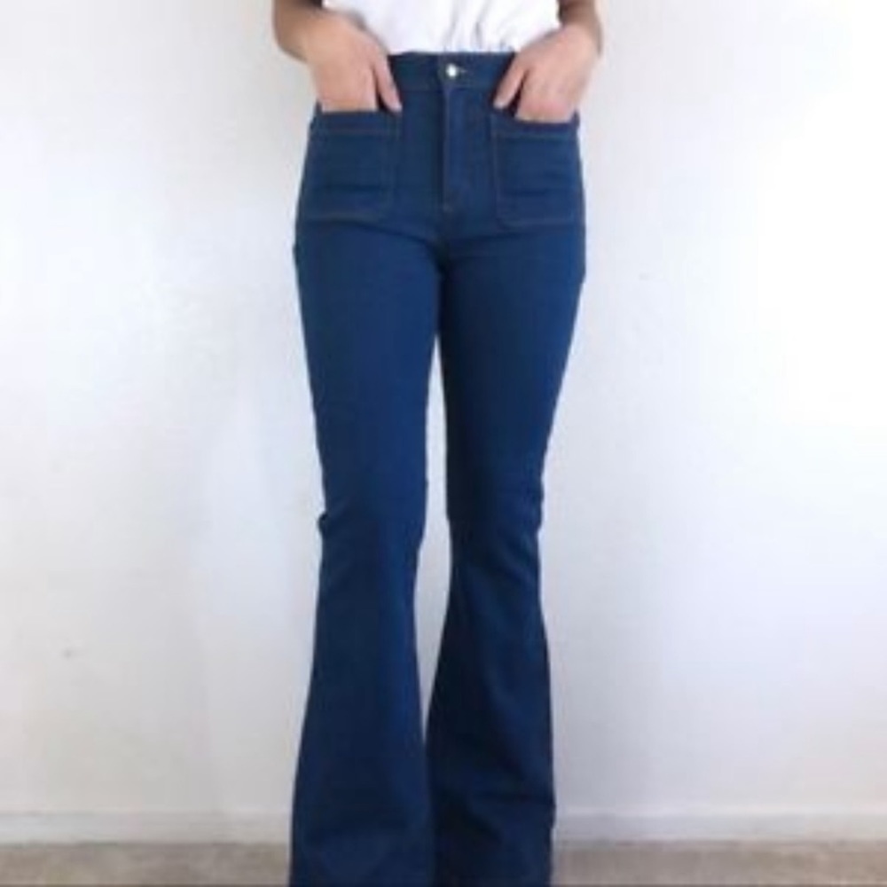 AMERICAN APPAREL High-Rise Cherie Flare Jeans in Barb Wash, Patch Pockets, Sz 25